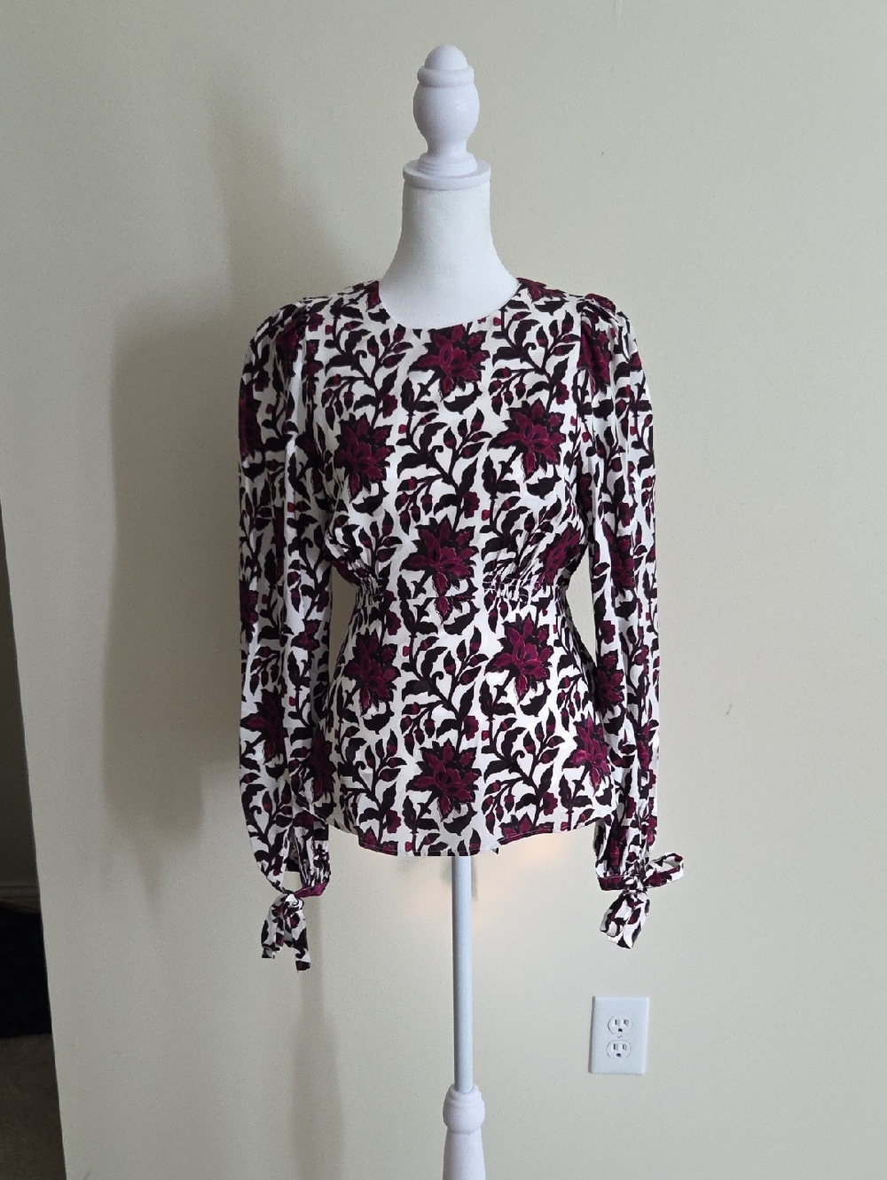 Ted Baker London Burgundy Floral Tie-Cuff Peplum Blouse on Cream
